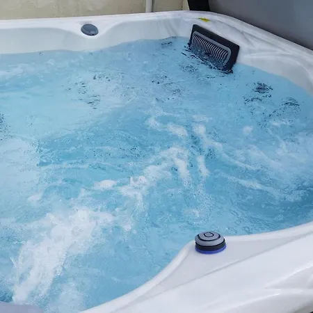 Rudez - Pool - Jacuzzi Lejlighed *