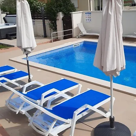 Rudez Apartment